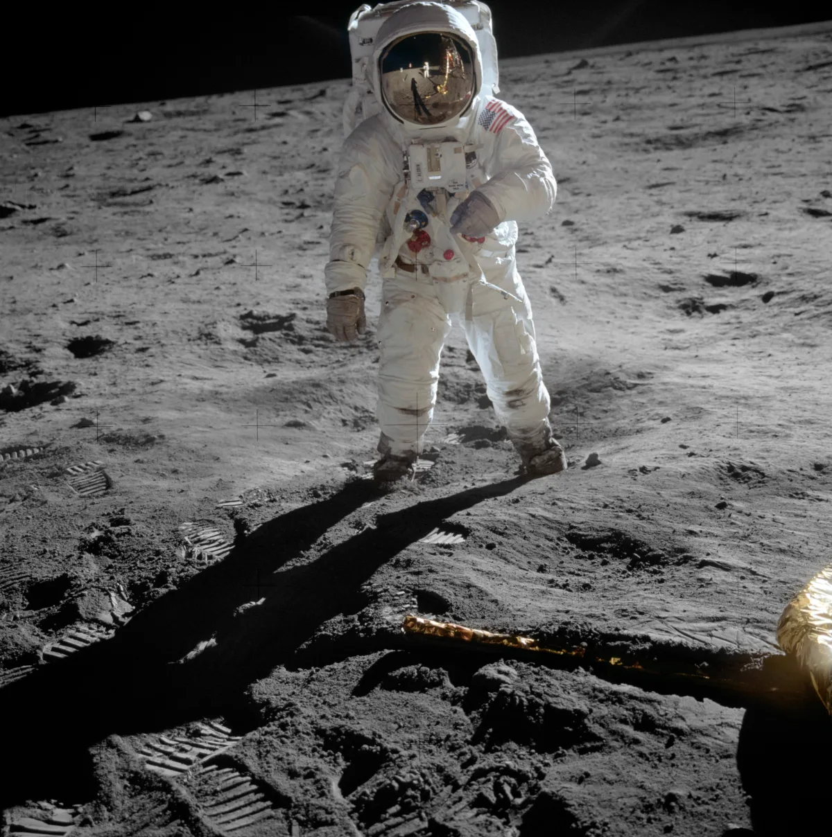 Astronaut Buzz Aldrin steht im Juli 1969 auf dem Mond, fotografiert von Neil Armstrong
